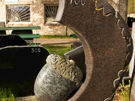 Akmens Kleisti - Pieminekļu ražotne Rīga