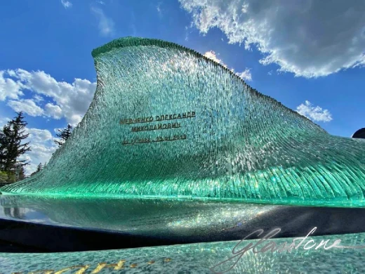 Glasstone - Stikla pieminekļu Mākslinieciskā darbnīca