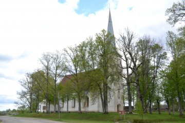 Ugāles luterāņu baznīca