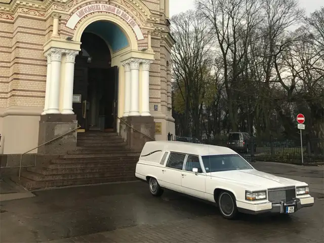 			Pasūtīt bēru organizēšanu
	