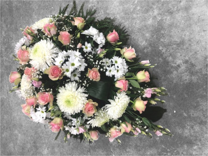 Ekskluzīvs sēru štrauss ar rozēm 55 cm Nr.211