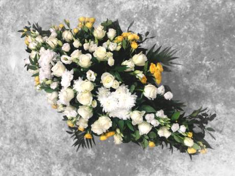 Ziedu kompozīcija zārka vākam Nr.272