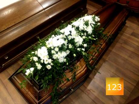 Ziedu kompozīcija zārka vākam Nr.123