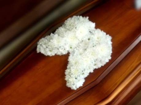 Ziedu kompozīcija zārka vākam Nr.107