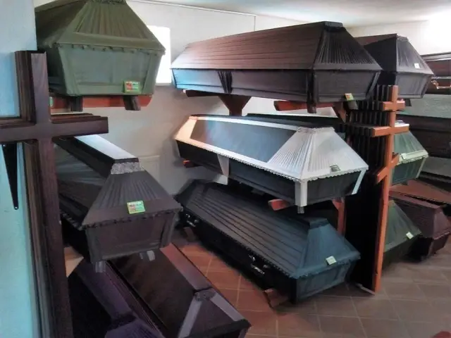 			Apbedīšana piederumi
	