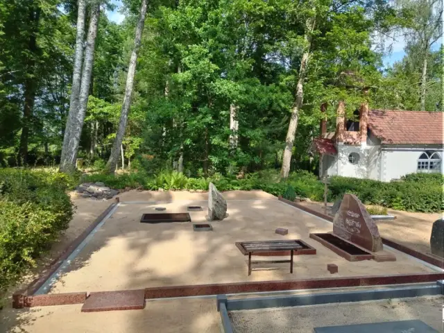 			Pasūtīt apbedījuma vietas labiekārtošanu
	