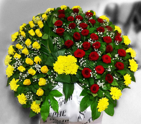 Bēru vainags Dzeltenās krizantēmas, dzeltenās rozes un bordo rozes 1,1m Nr.24