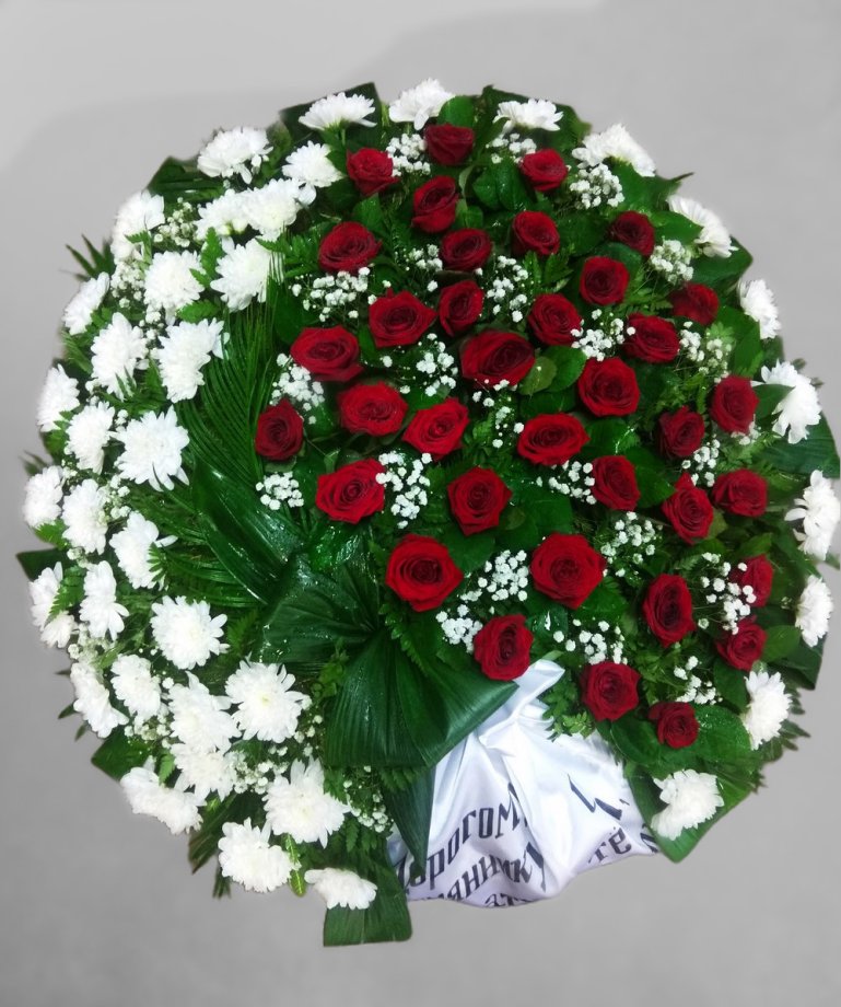 Bēru vainags Baltās krizantēmas  ar bordo rozēm 0,9m Nr.37